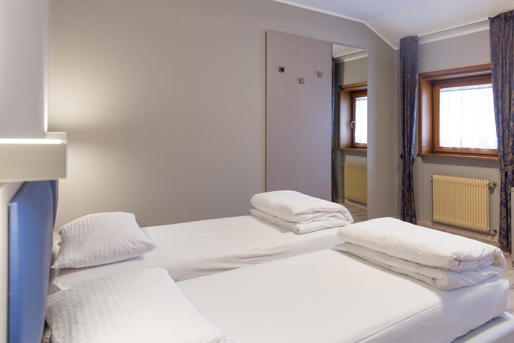 Albergo Montenegro Maniago Exteriör bild