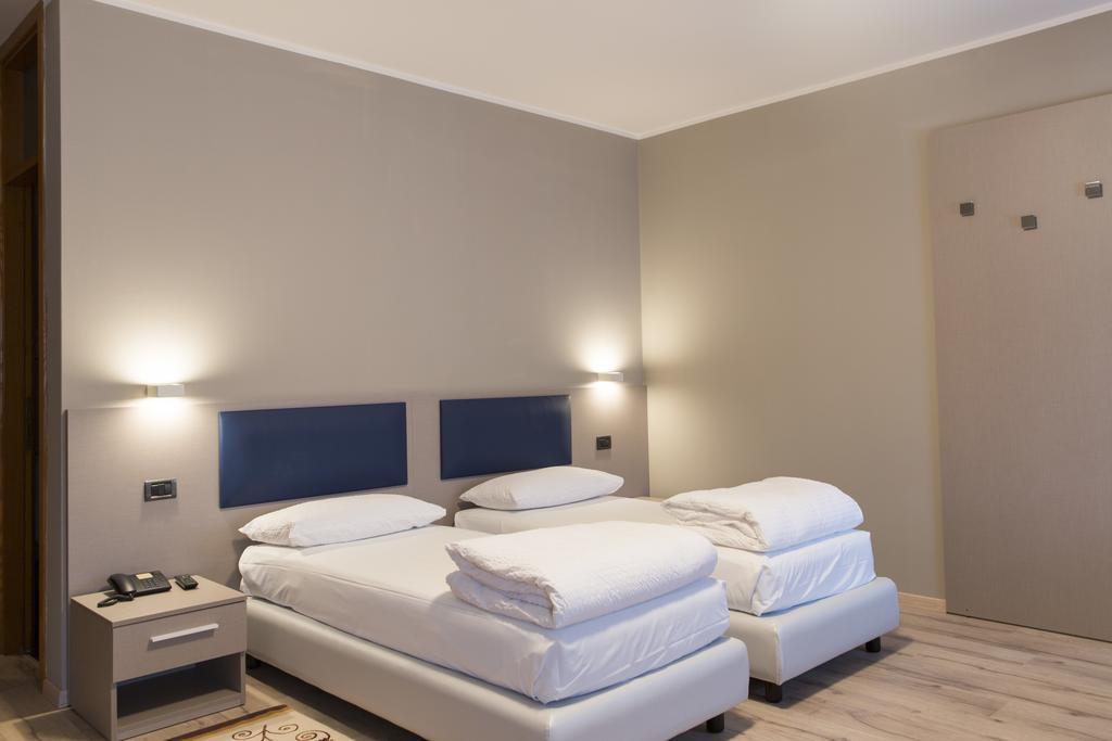 Albergo Montenegro Maniago Exteriör bild