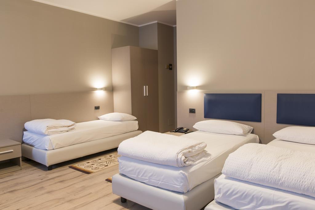 Albergo Montenegro Maniago Exteriör bild