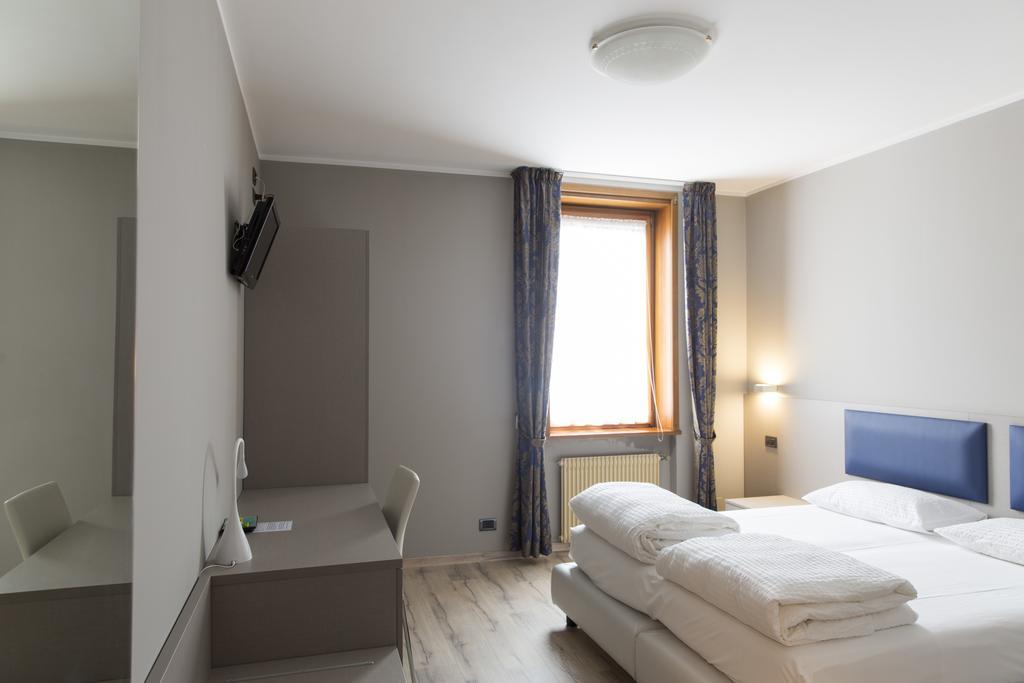 Albergo Montenegro Maniago Exteriör bild