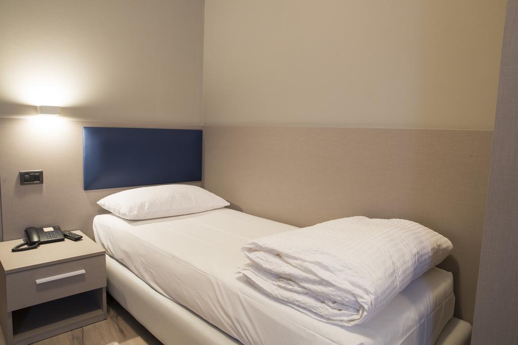 Albergo Montenegro Maniago Exteriör bild
